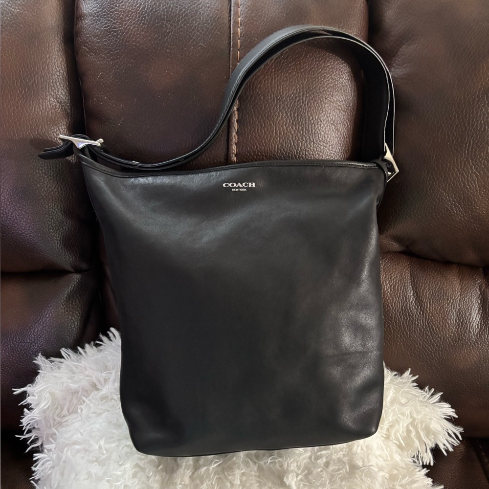 Coach Classic Black Shoulder Bag( pre loved)